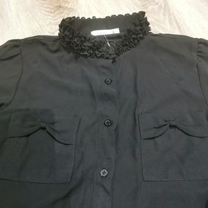 🍀3/$30Black button dow shirt top with bow pockets